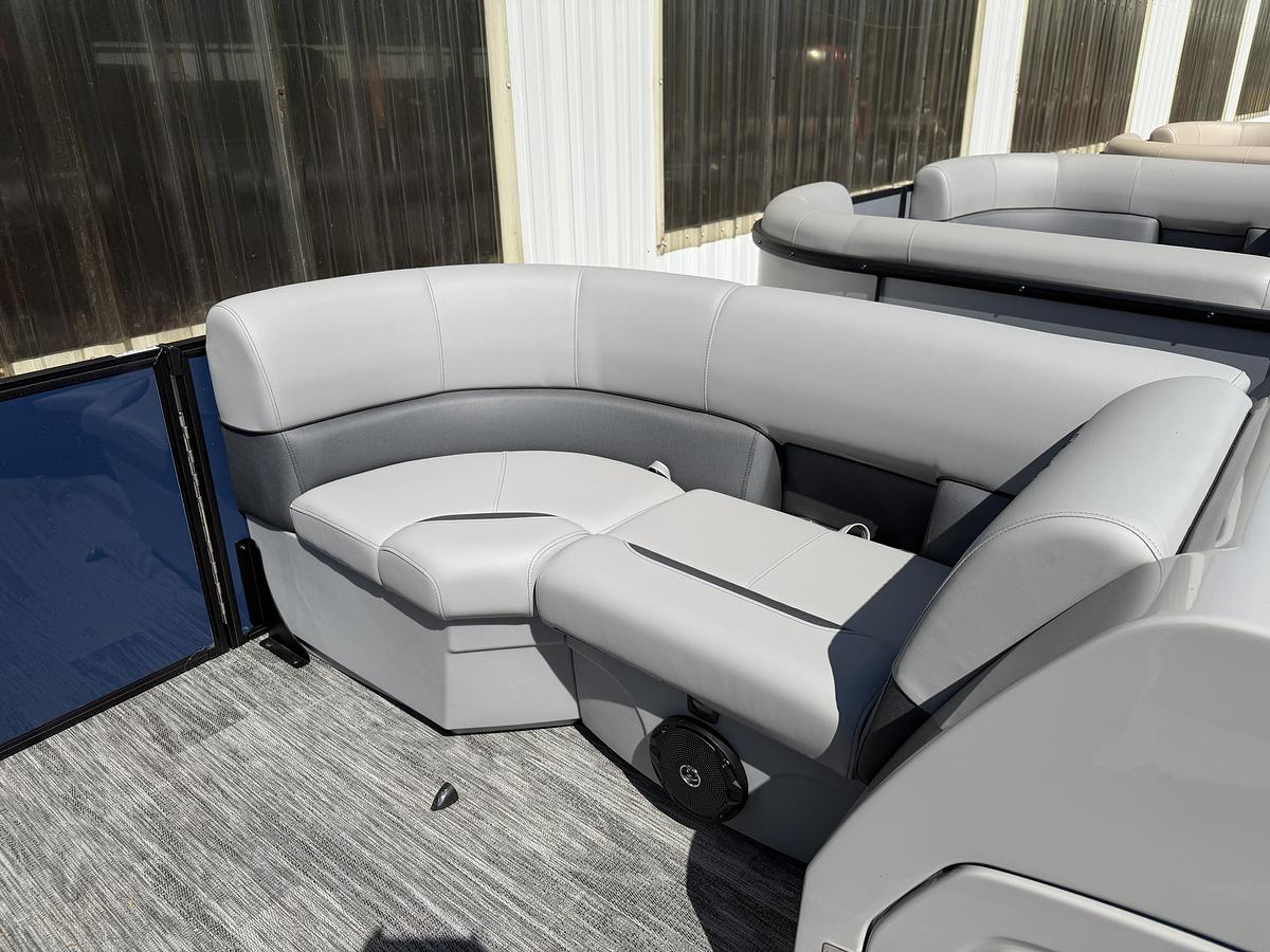 2026 Bentley Pontoons Legacy 200 Cruise