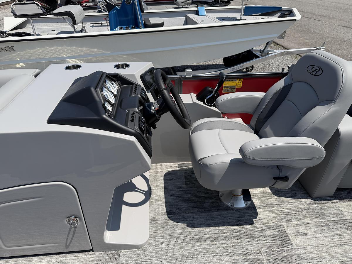 2027 Bentley Pontoons Legacy 200 Navigator