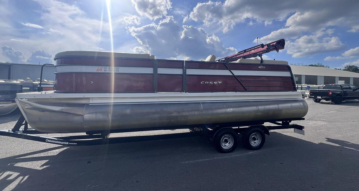 Used 2021 Crest Pontoons 220SLSC DLX CPT