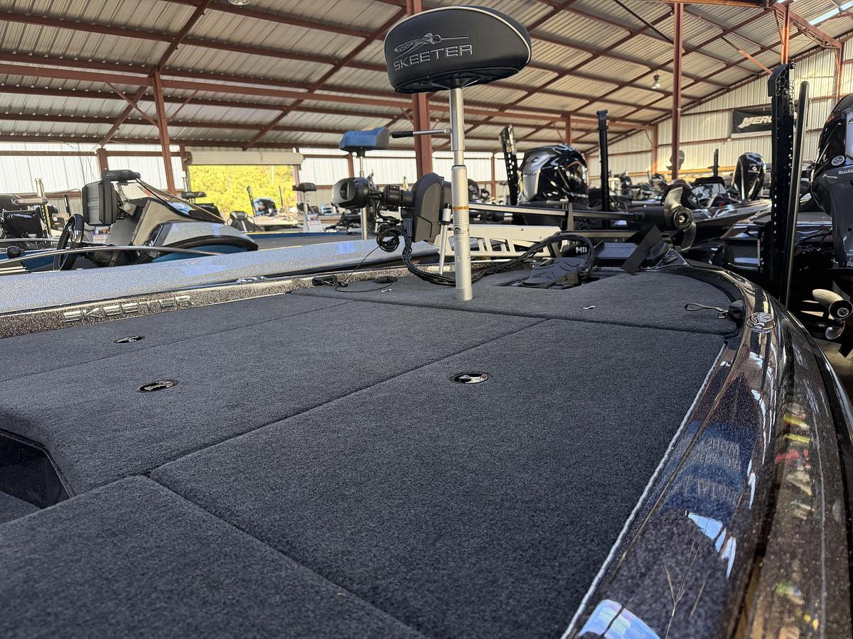 Used 2025 Skeeter ZX200