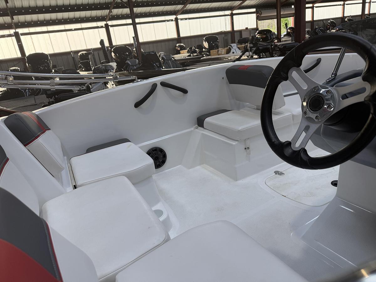 2021  Tracker Tahoe T16