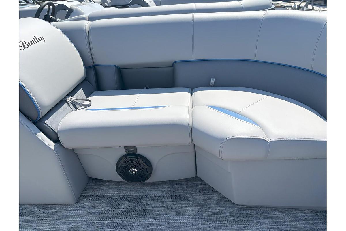 2026 Bentley Pontoons Legacy 200 Swingback