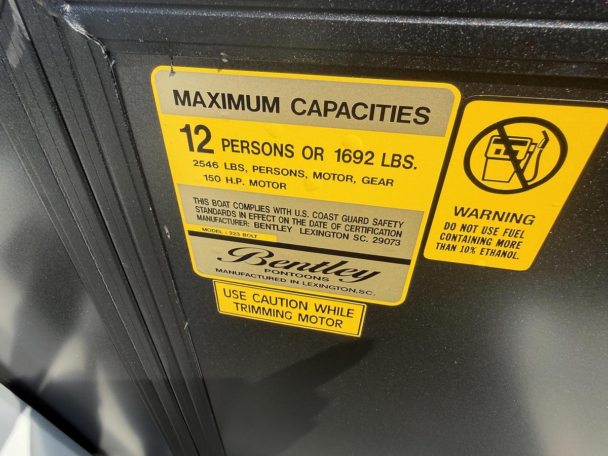 2027 Bentley Pontoons Bolt 223