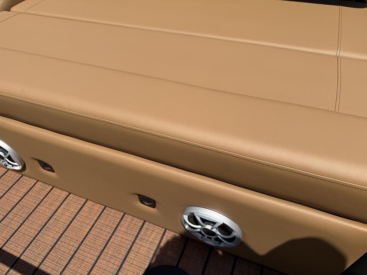 2027 Bentley Pontoons Elite 253 Swingback DC