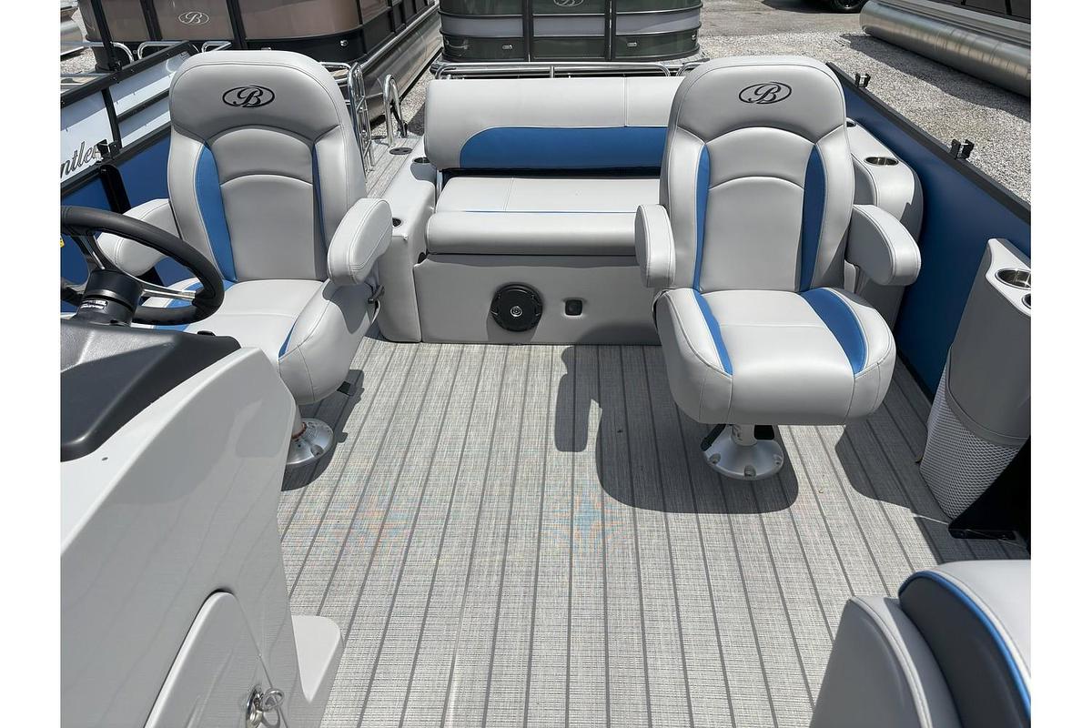 2025 Bentley Pontoons Legacy 203 Swingback