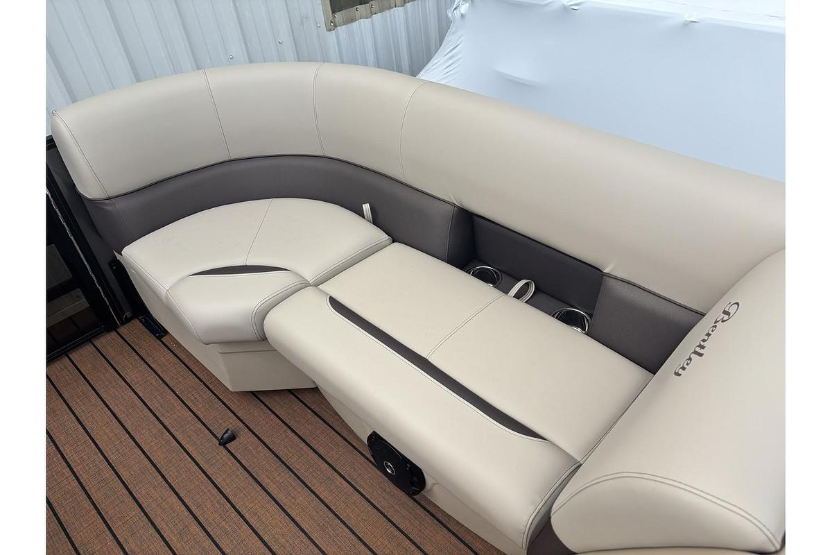 2026 Bentley Pontoons Legacy 220 DL Navigator