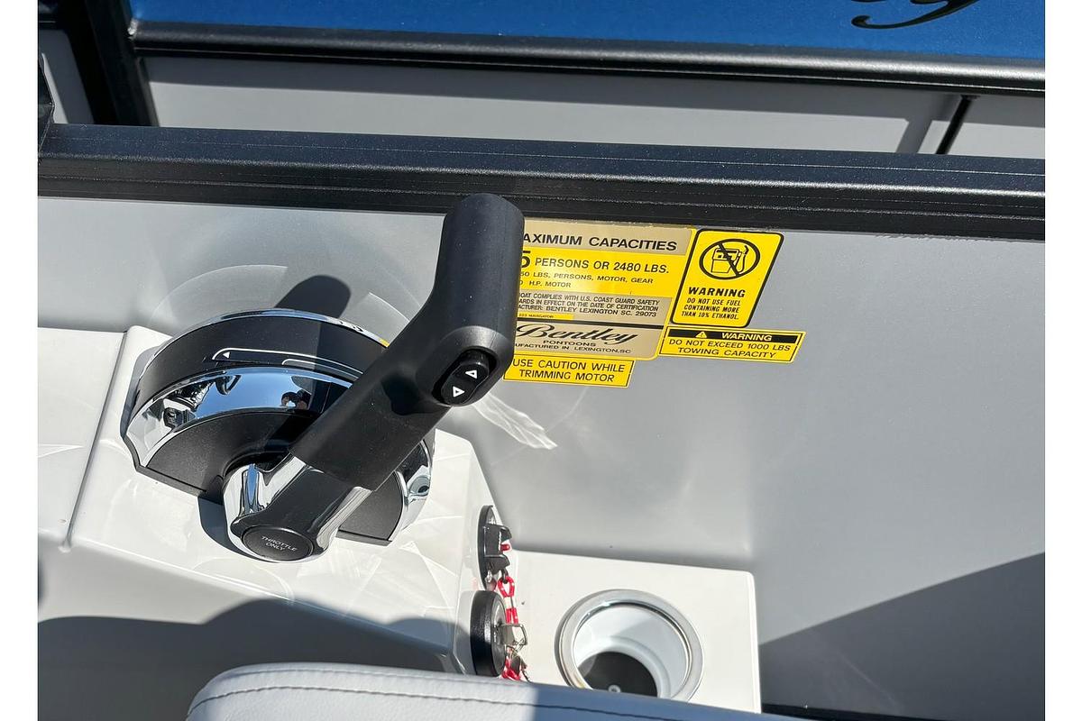 2026 Bentley Pontoons Legacy 223 Navigator