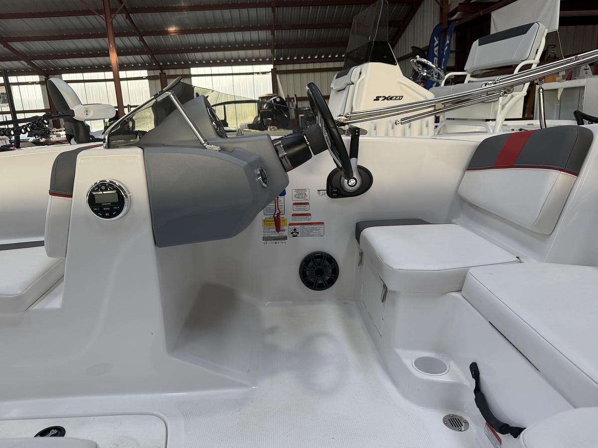 2021  Tracker Tahoe T16