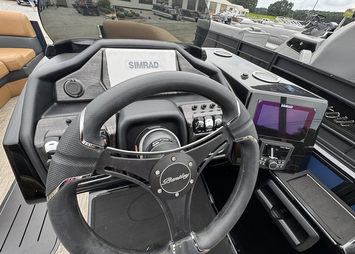 Used 2026 Bentley Pontoons Elite 223 Swingback DC