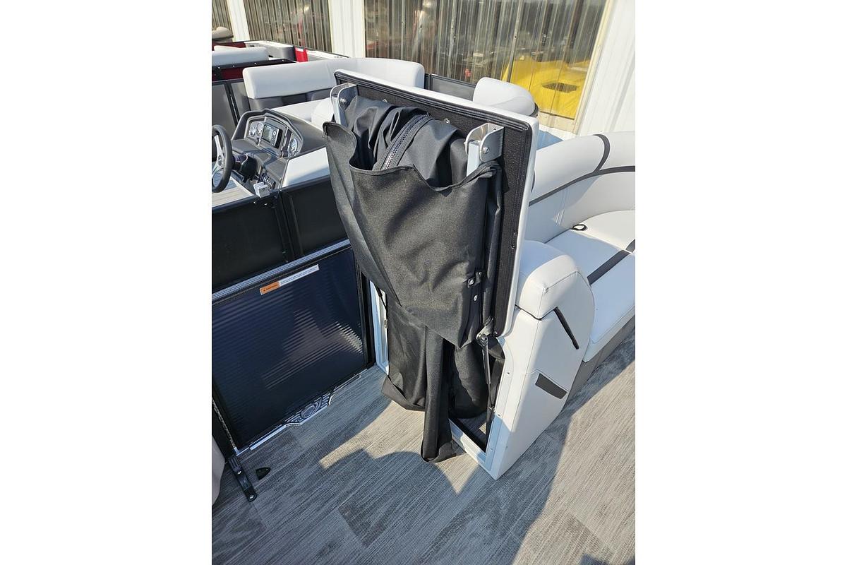 2024 Crest Pontoons Classic LX 220 SLC CPT