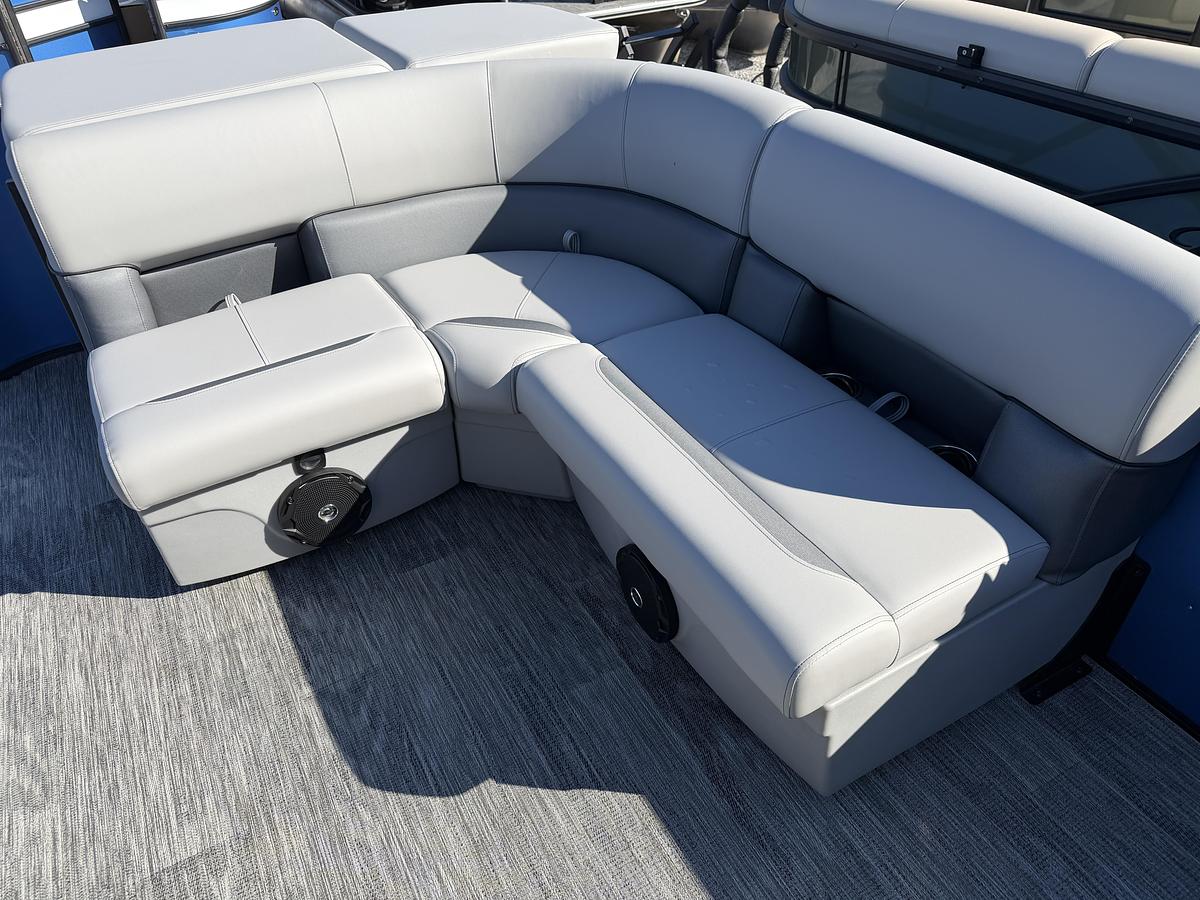 2026 Bentley Pontoons Legacy 200 Cruise