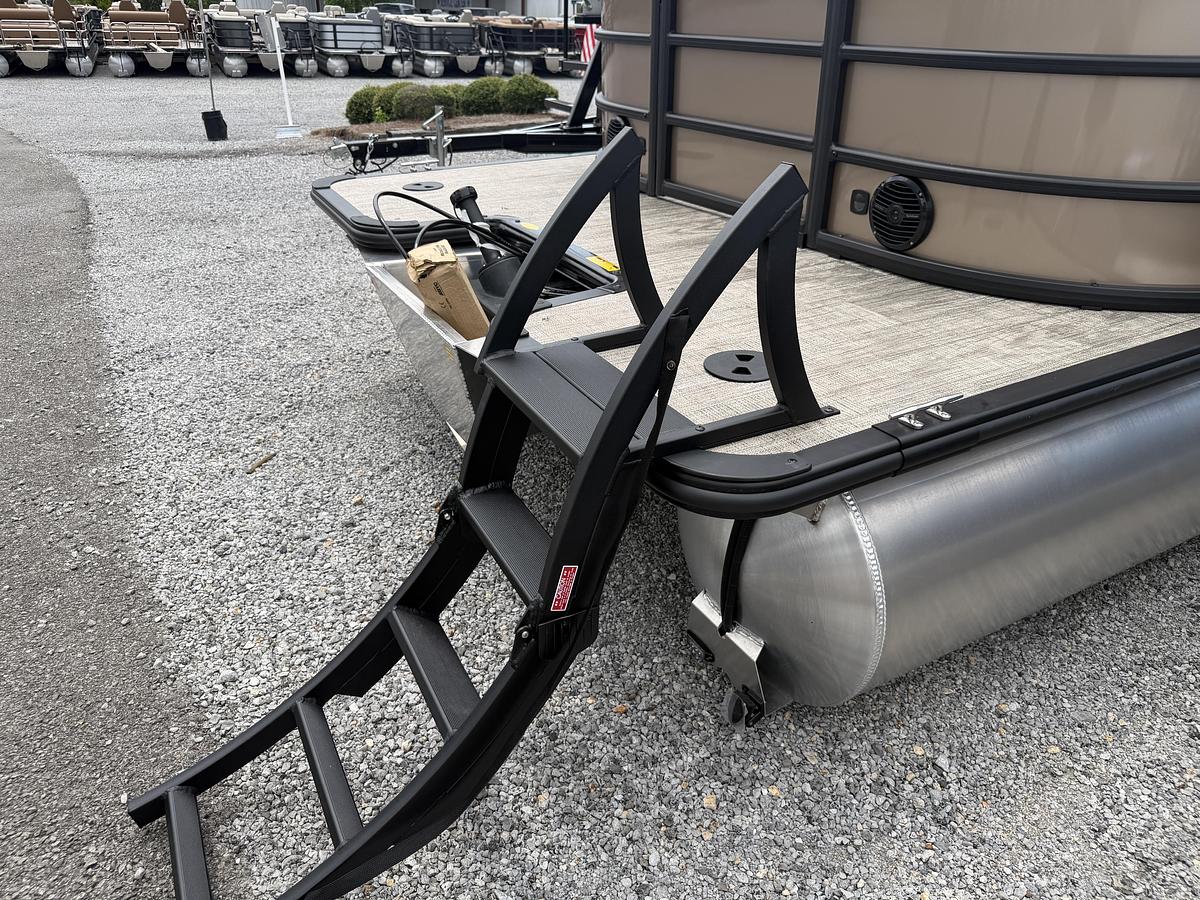 2027 Bentley Pontoons Legacy 223 Navigator