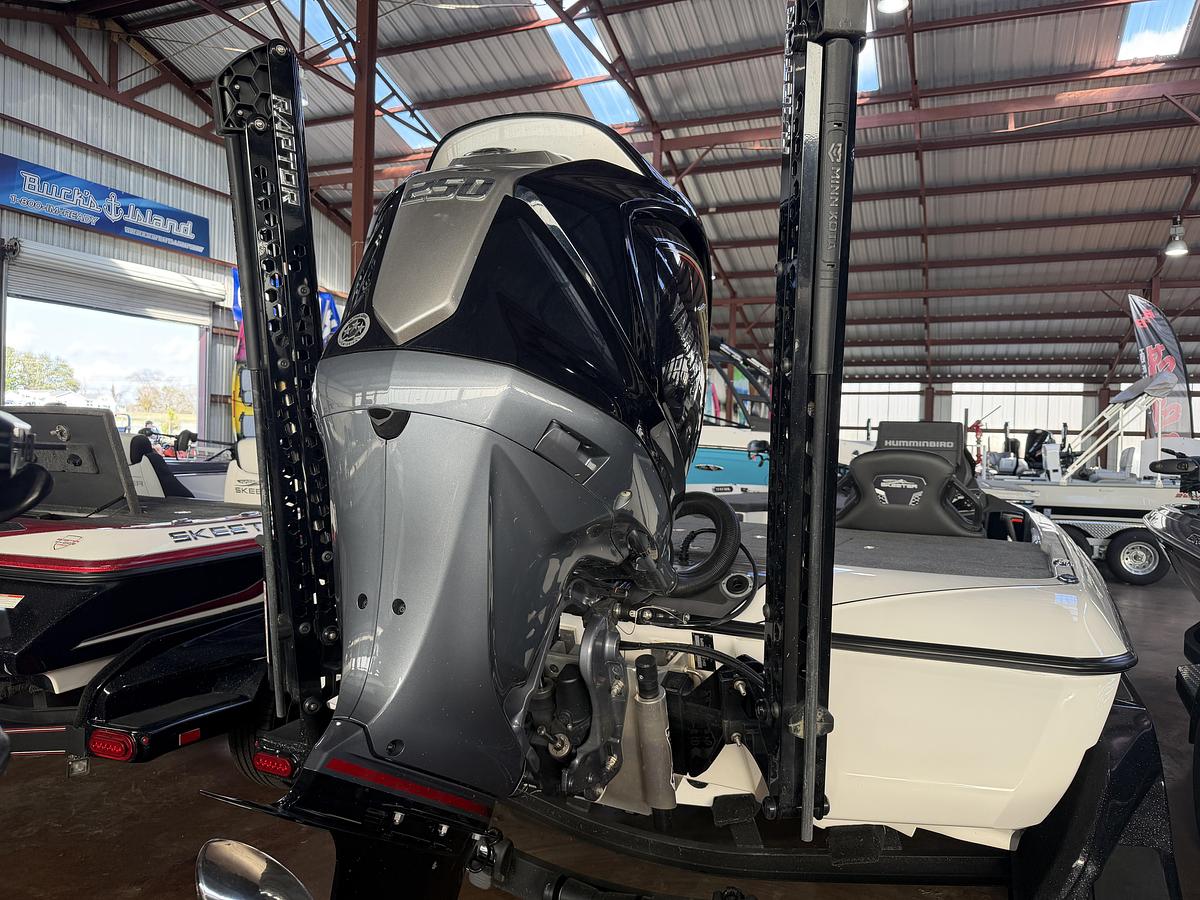 Used 2025 Skeeter FX20LE