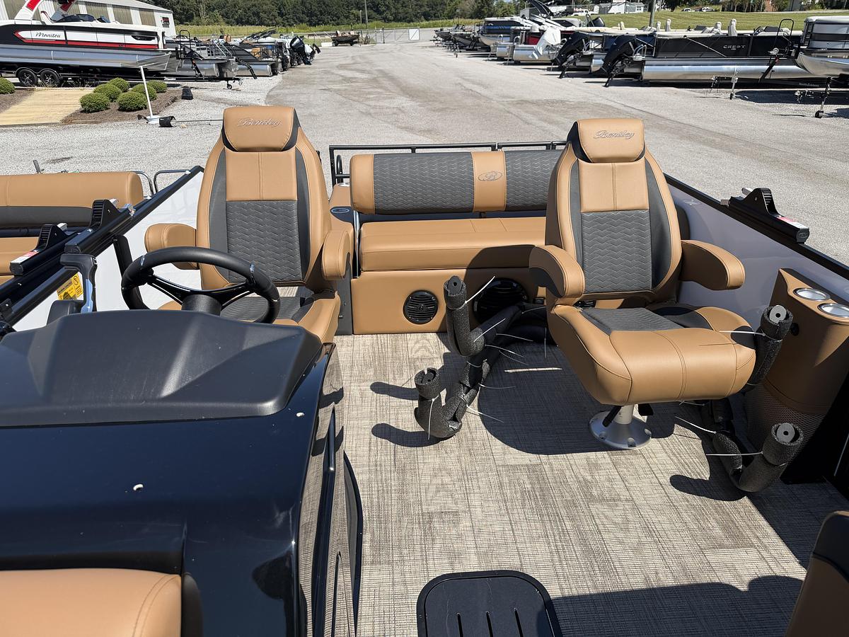 2027 Bentley Pontoons Legacy 223 Swingback DC