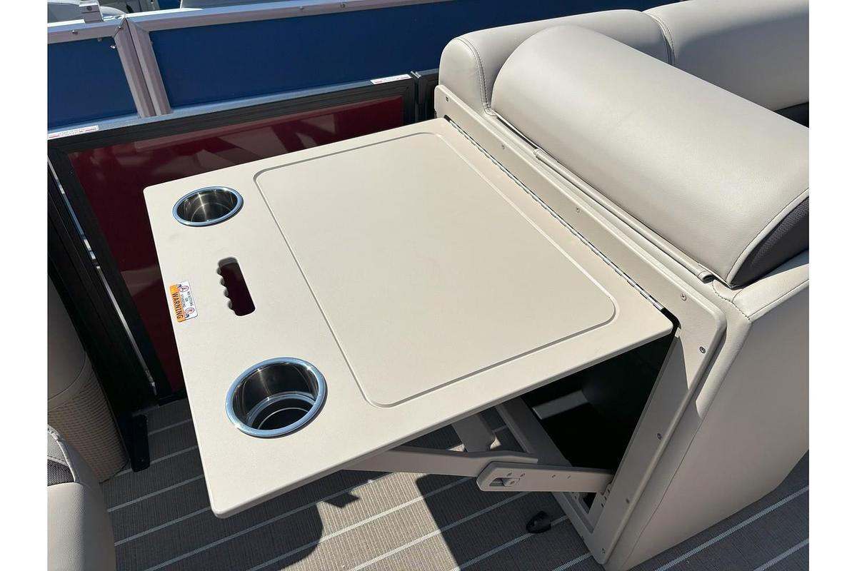 2026 Bentley Pontoons Legacy 223 Swingback