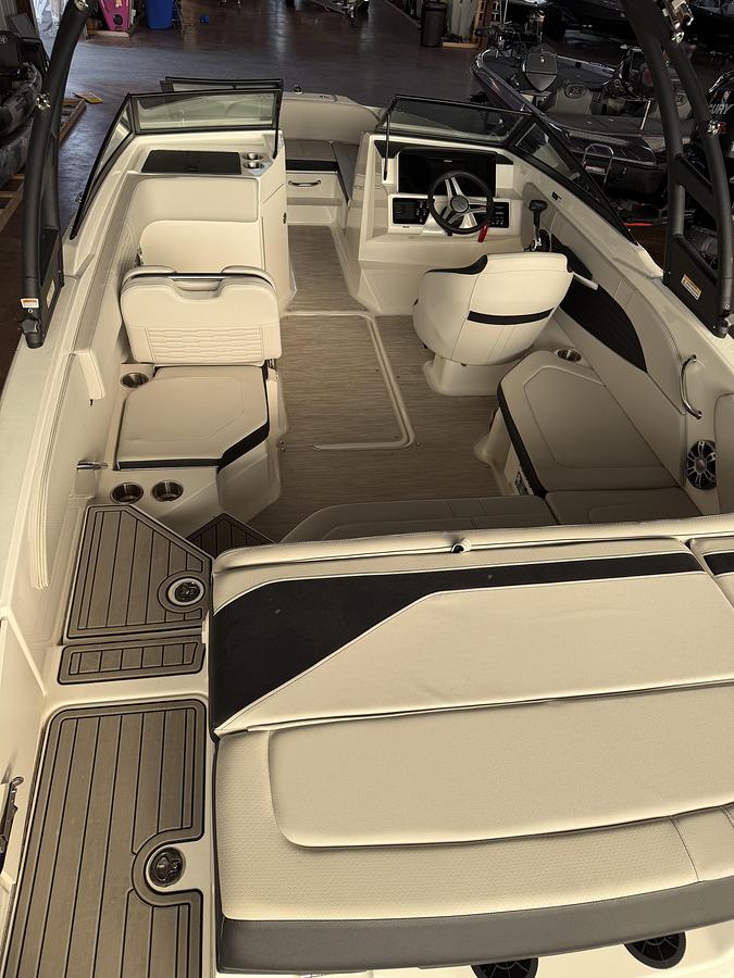 Used 2024 SeaRay SeaRay SPX210