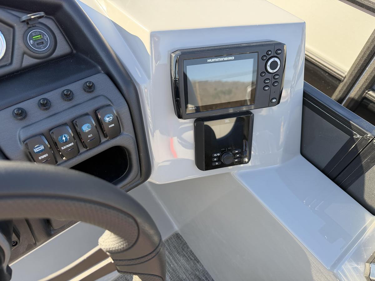 2026 Bentley Pontoons Legacy 200 Navigator