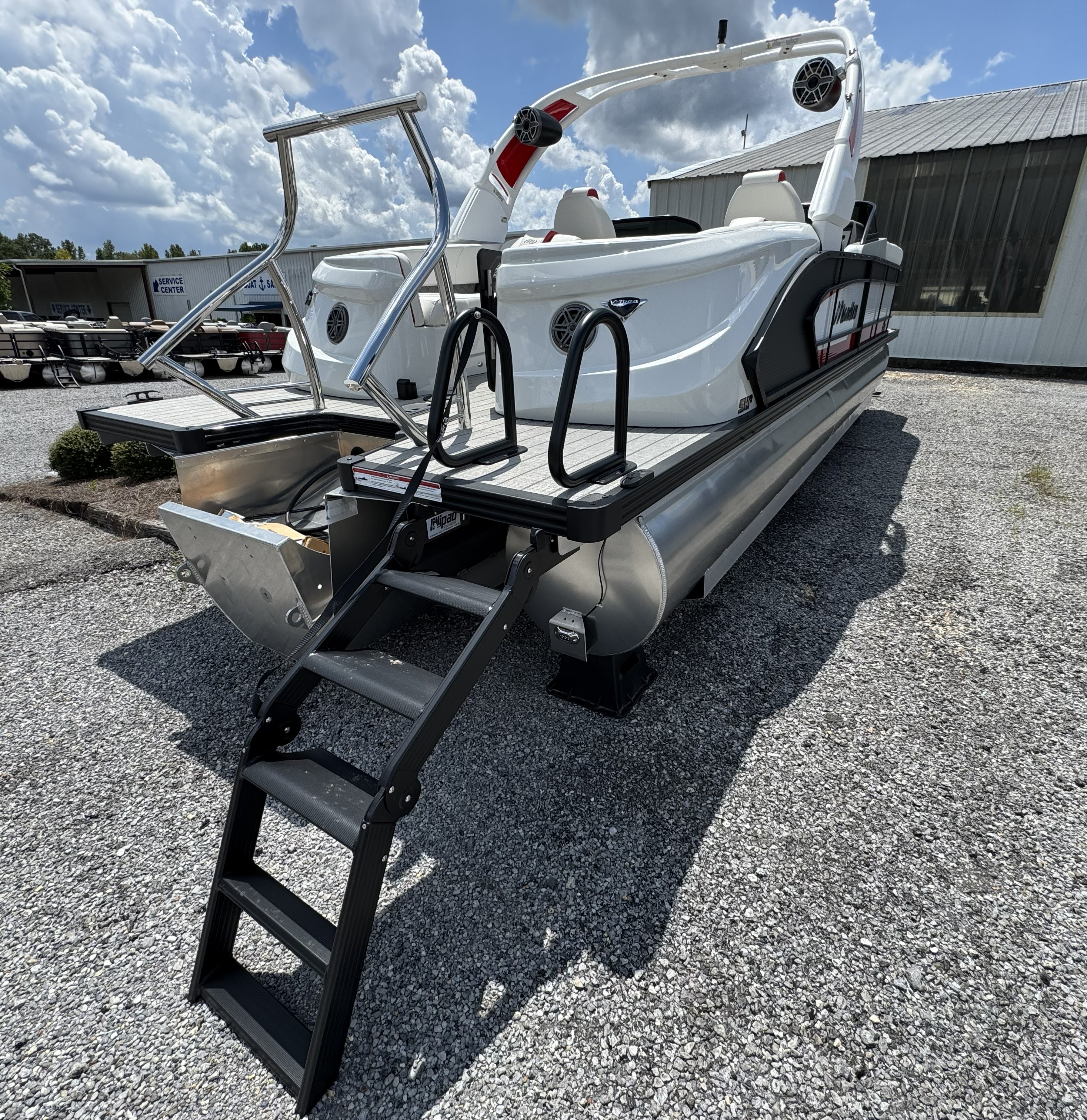2027 Manitou 25LX RFXW SHP575