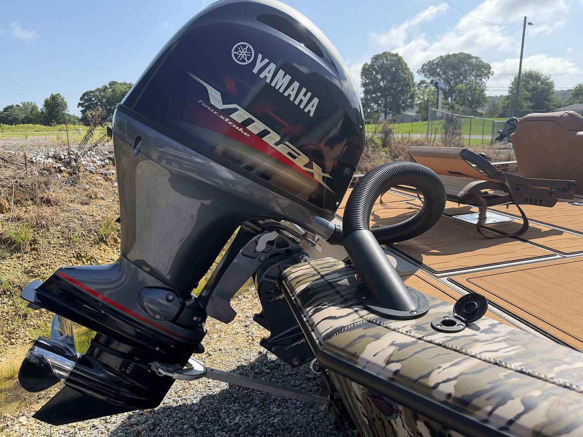 Used 2023 Avid Boats 18XC Crappie