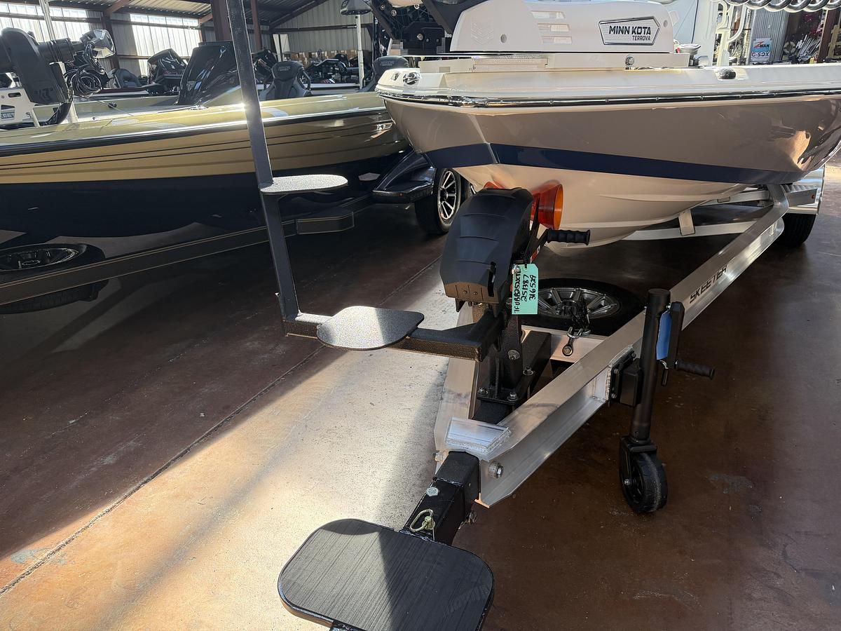 2026 Skeeter SX221 BAY