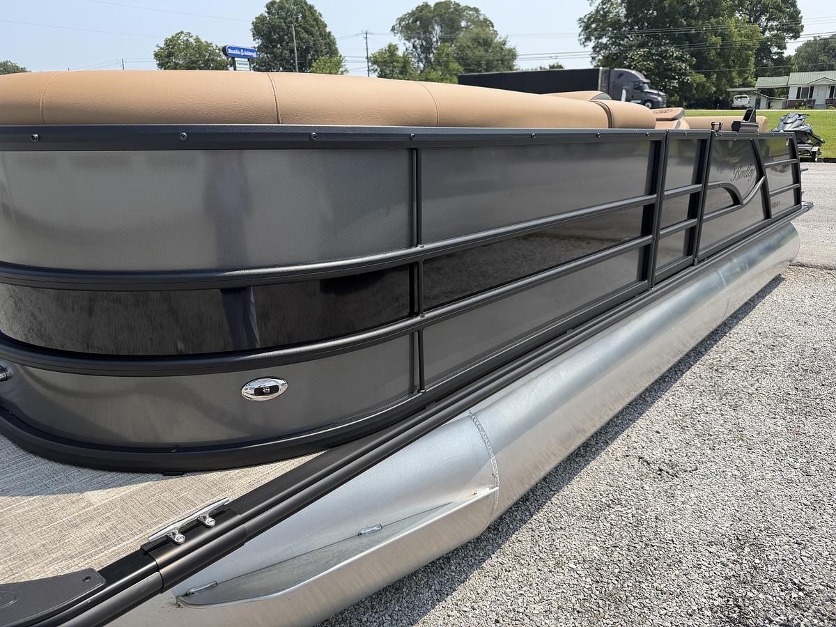 2027 Bentley Pontoons Legacy 223 Swingback