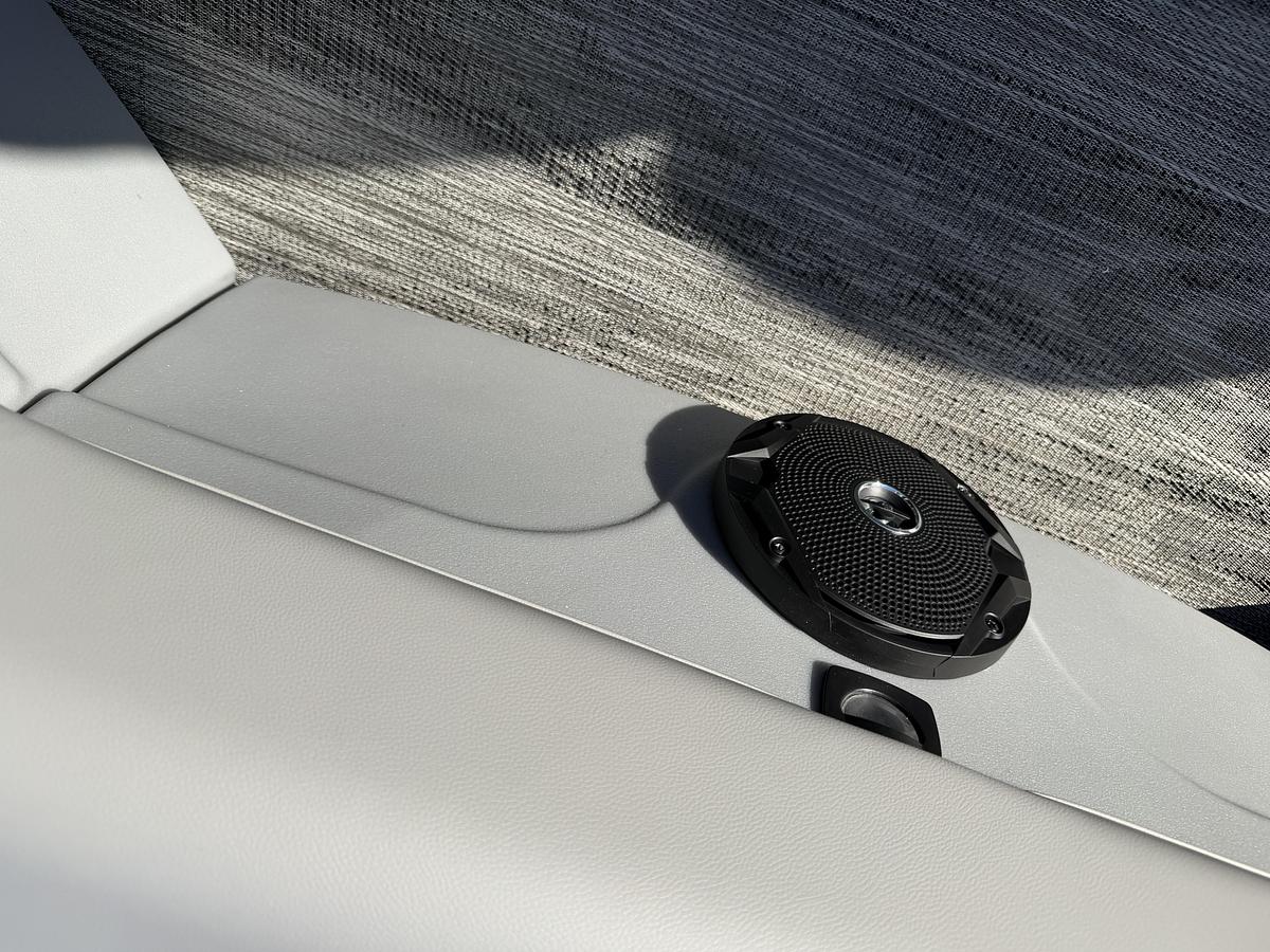 2026 Bentley Pontoons Legacy 200 Navigator