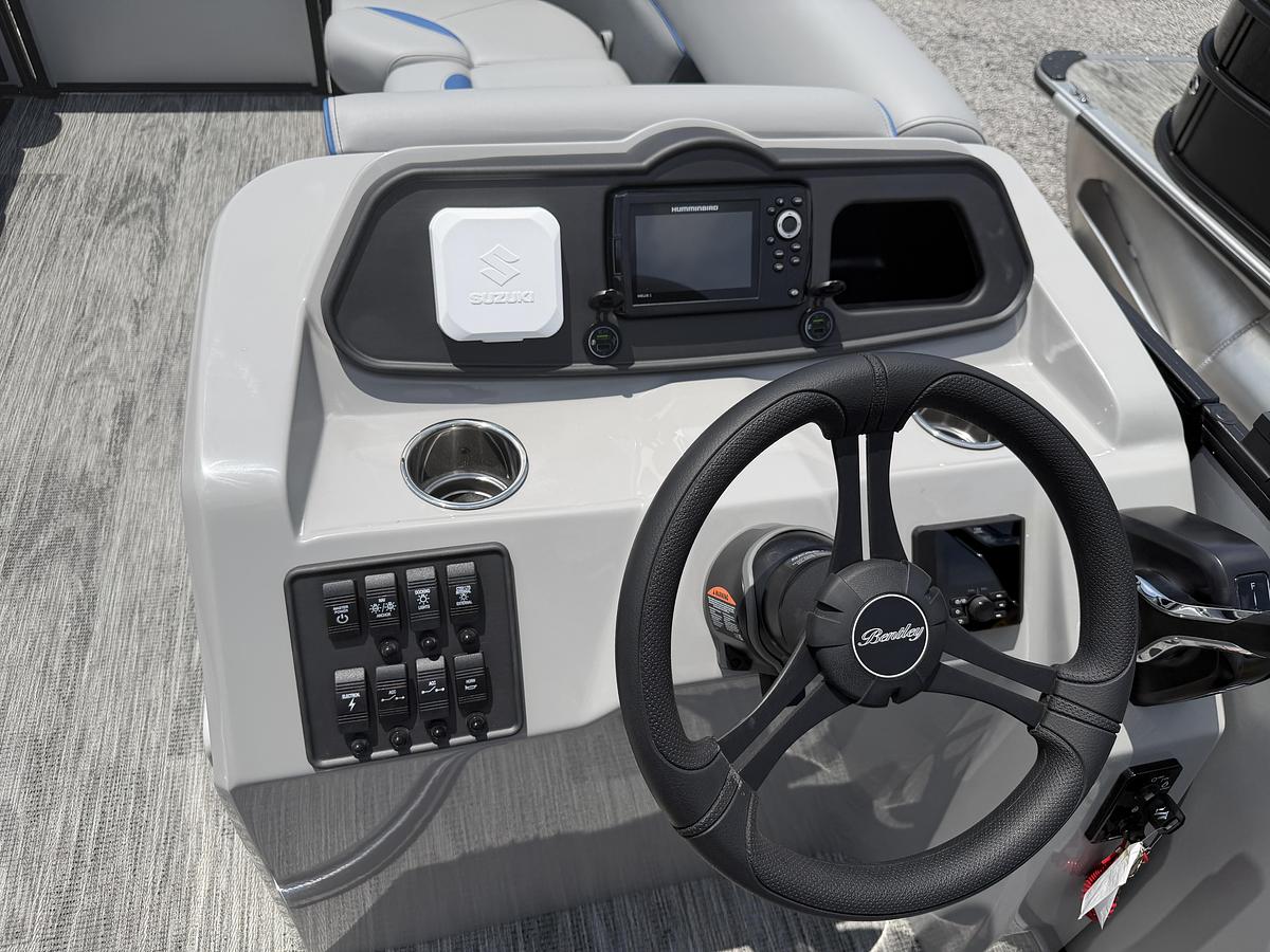 2027 Bentley Pontoons Bolt 203