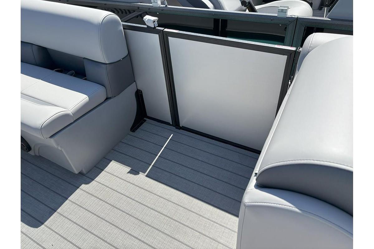 2025 Bentley Pontoons Legacy 223 Cruise