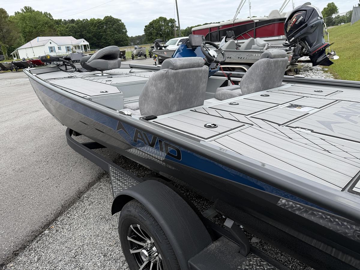 2026 Avid Boats 18 Vertex