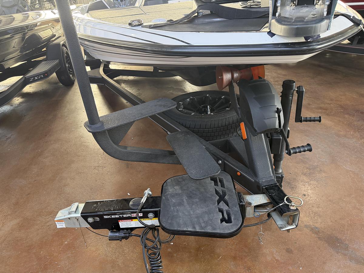 Used 2025 Skeeter FX20LE