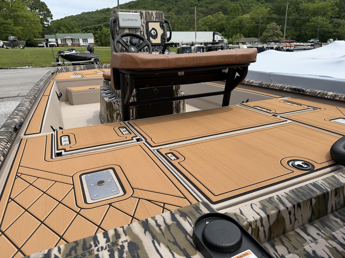 2026 Avid Boats 20CC Rogue