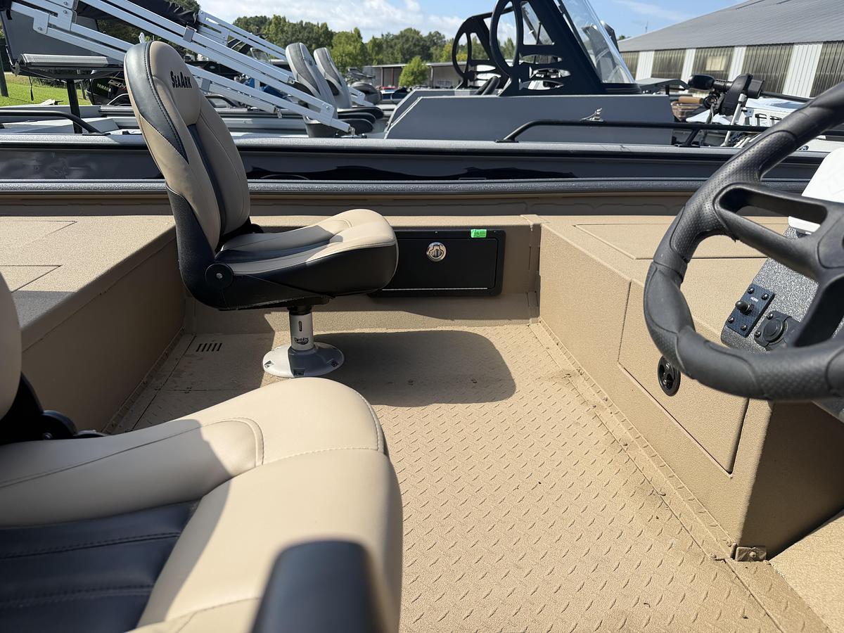 2027 SeaArk Flex 19
