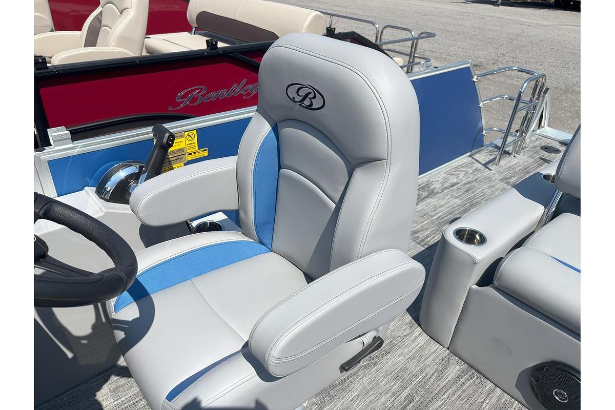 2026 Bentley Pontoons Legacy 200 Swingback