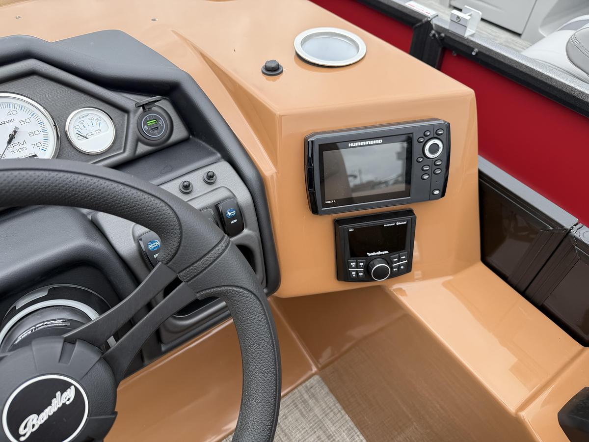 2027 Bentley Pontoons Legacy 223 Navigator