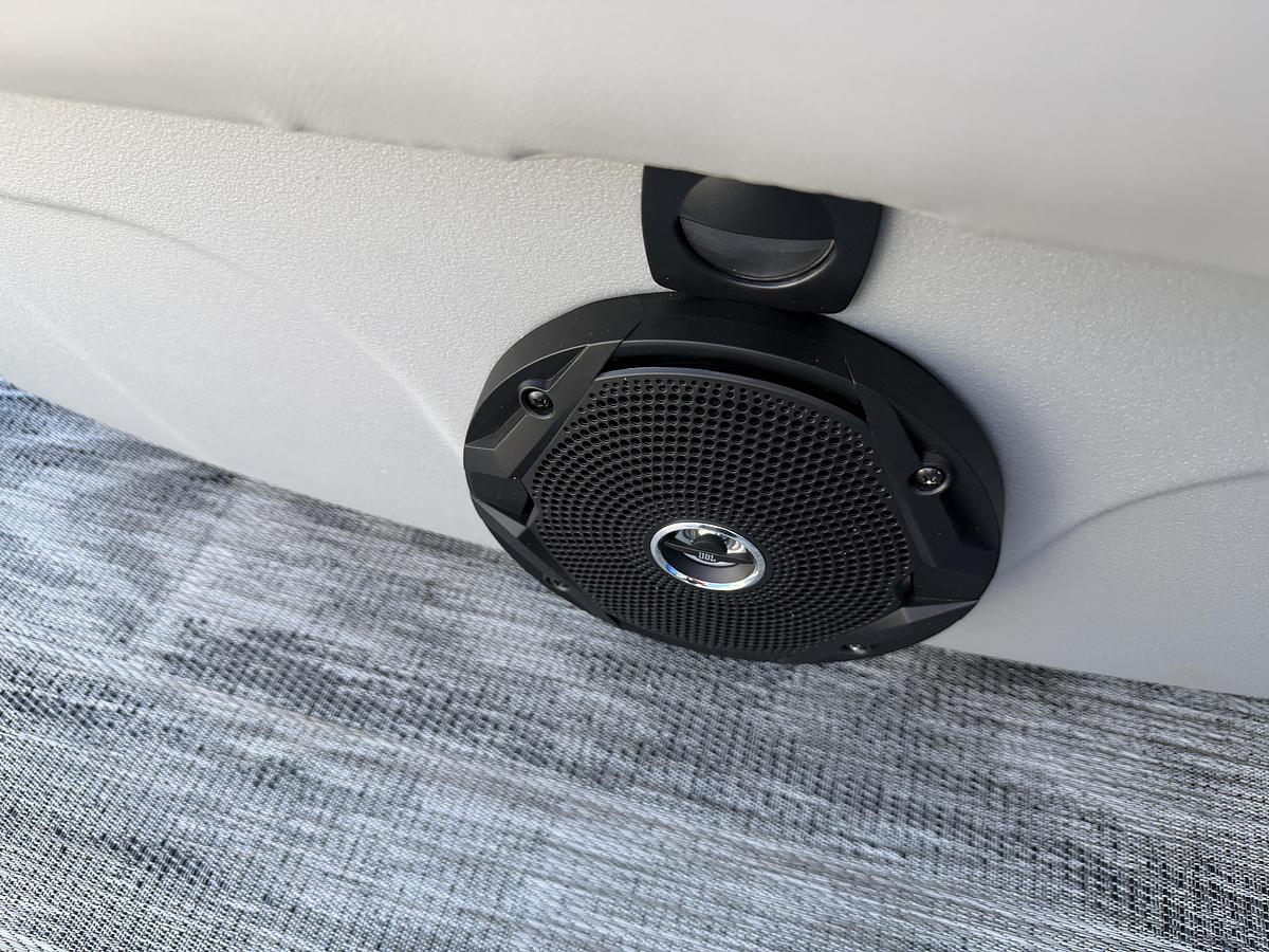 2026 Bentley Pontoons Legacy 200 Cruise