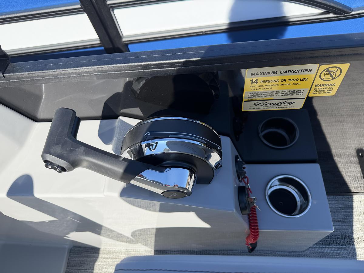 2026 Bentley Pontoons Legacy 200 Cruise
