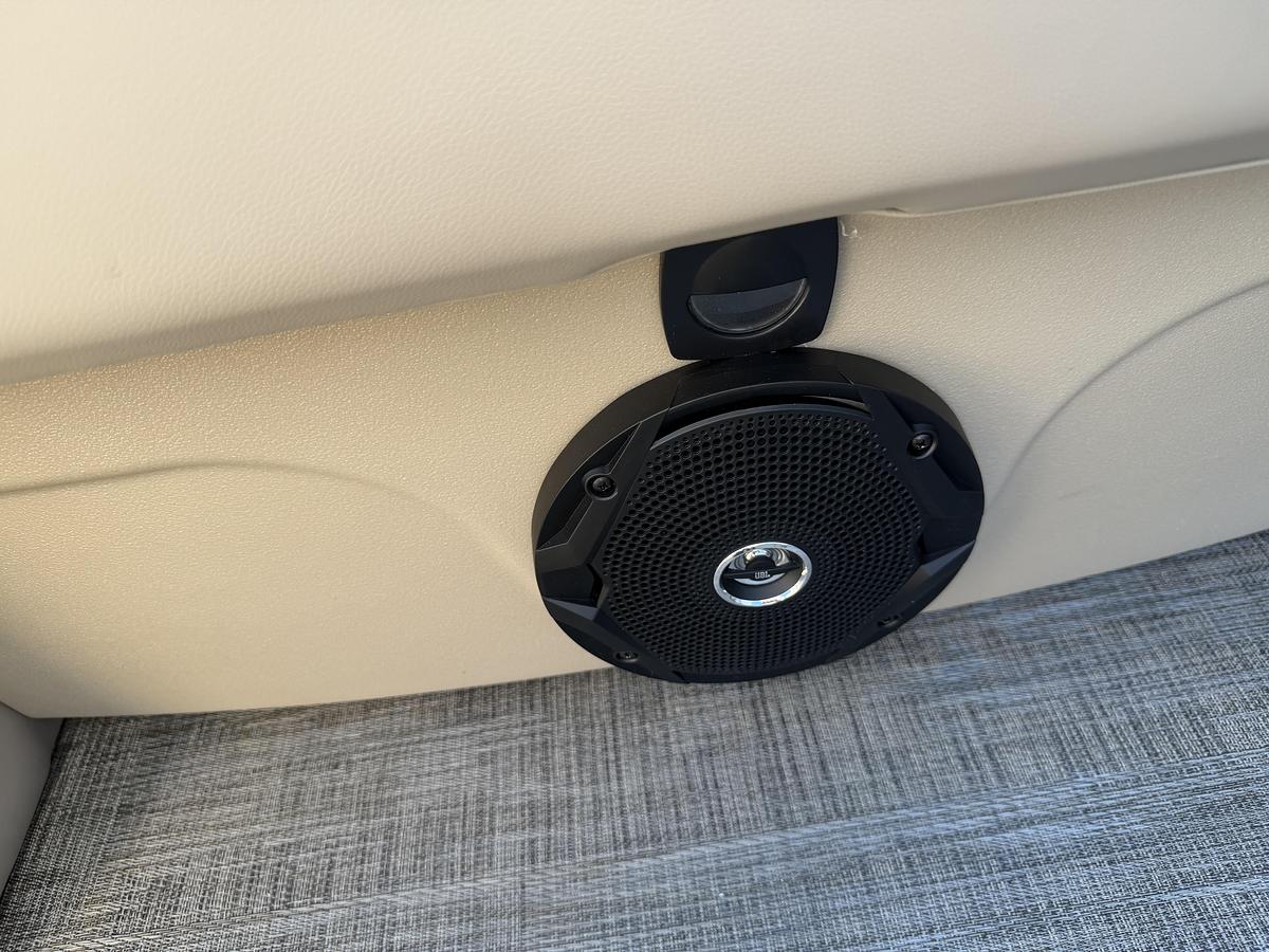 2026 Bentley Pontoons Legacy 223 Cruise XL