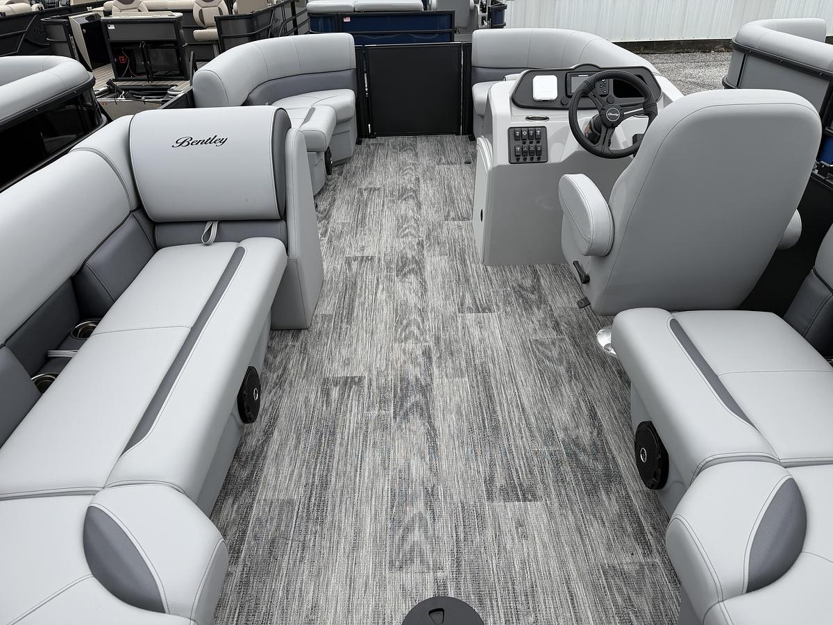 2026 Bentley Pontoons Bolt 200