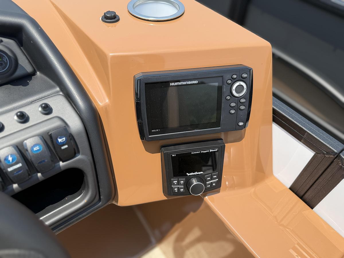 2027 Bentley Pontoons Legacy 223 Swingback