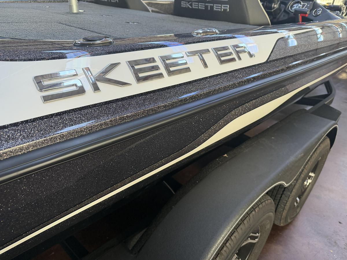 Used 2025 Skeeter ZX200