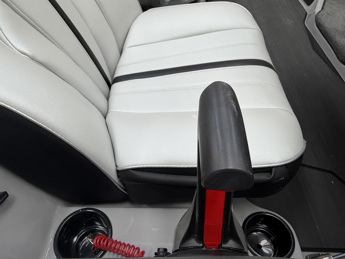2027 Skeeter ZXE20