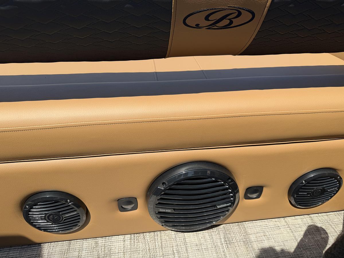 2026 Bentley Pontoons Elite 223 DC Swingback