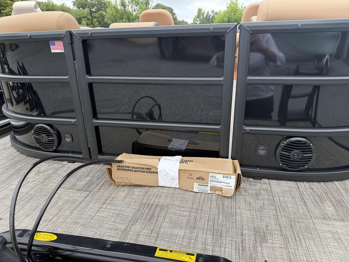 2027 Bentley Pontoons Legacy 223 Navigator