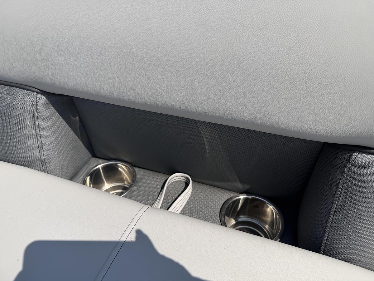 2027 Bentley Pontoons Bolt 223