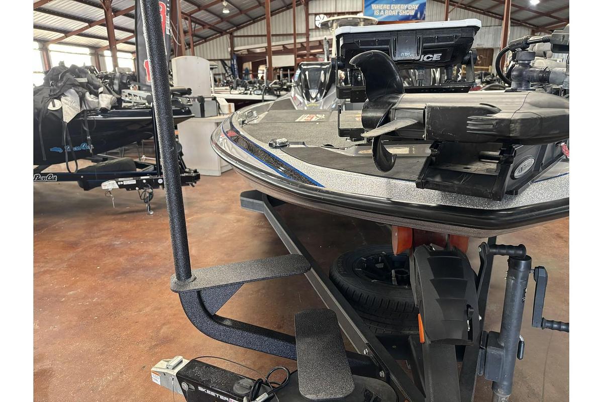 Used 2025 Skeeter FXR21 DUAL CONSOLE