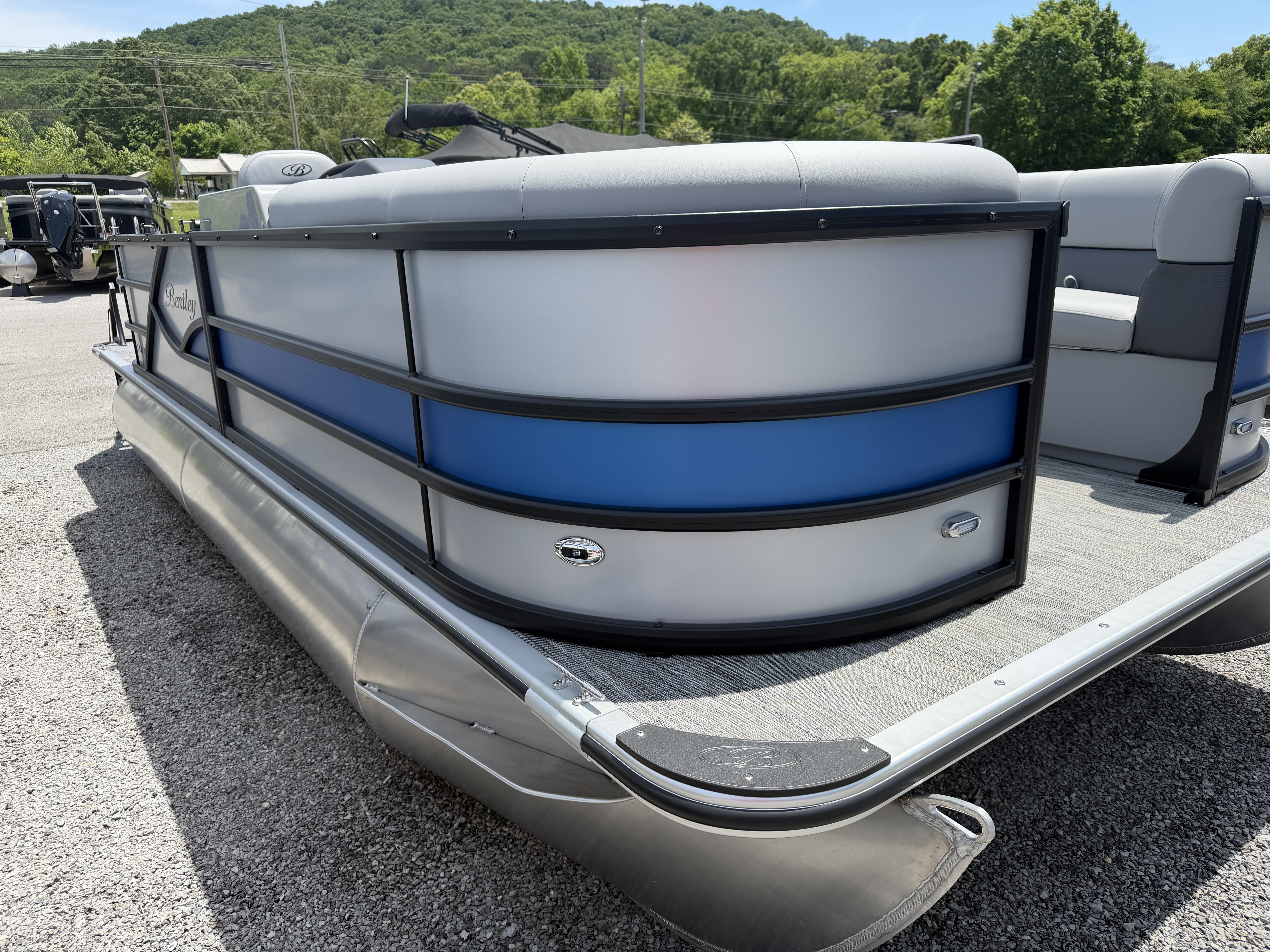 2026 Bentley Pontoons Legacy 200 Cruise