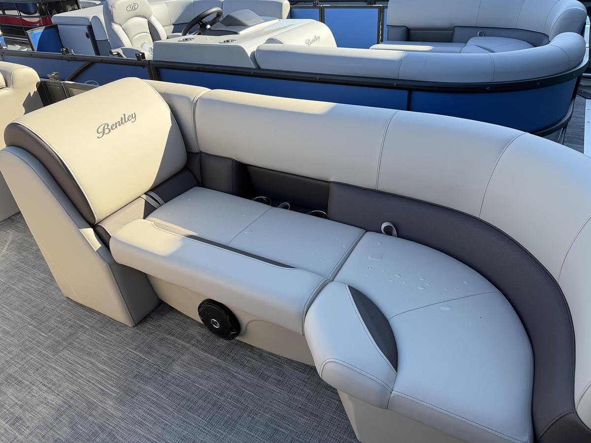 2026 Bentley Pontoons Legacy 223 Cruise XL