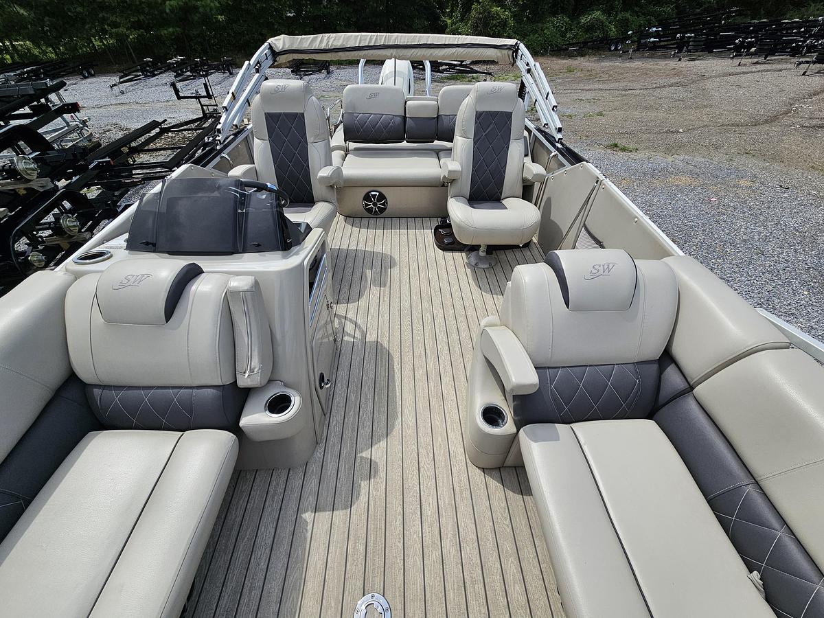 Used 2021 Silver Wave 2410 JS