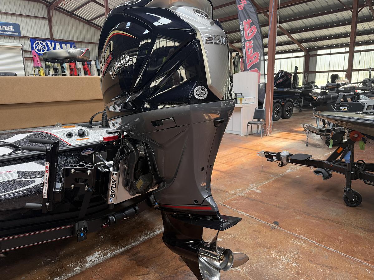 2027 Skeeter ZXE20