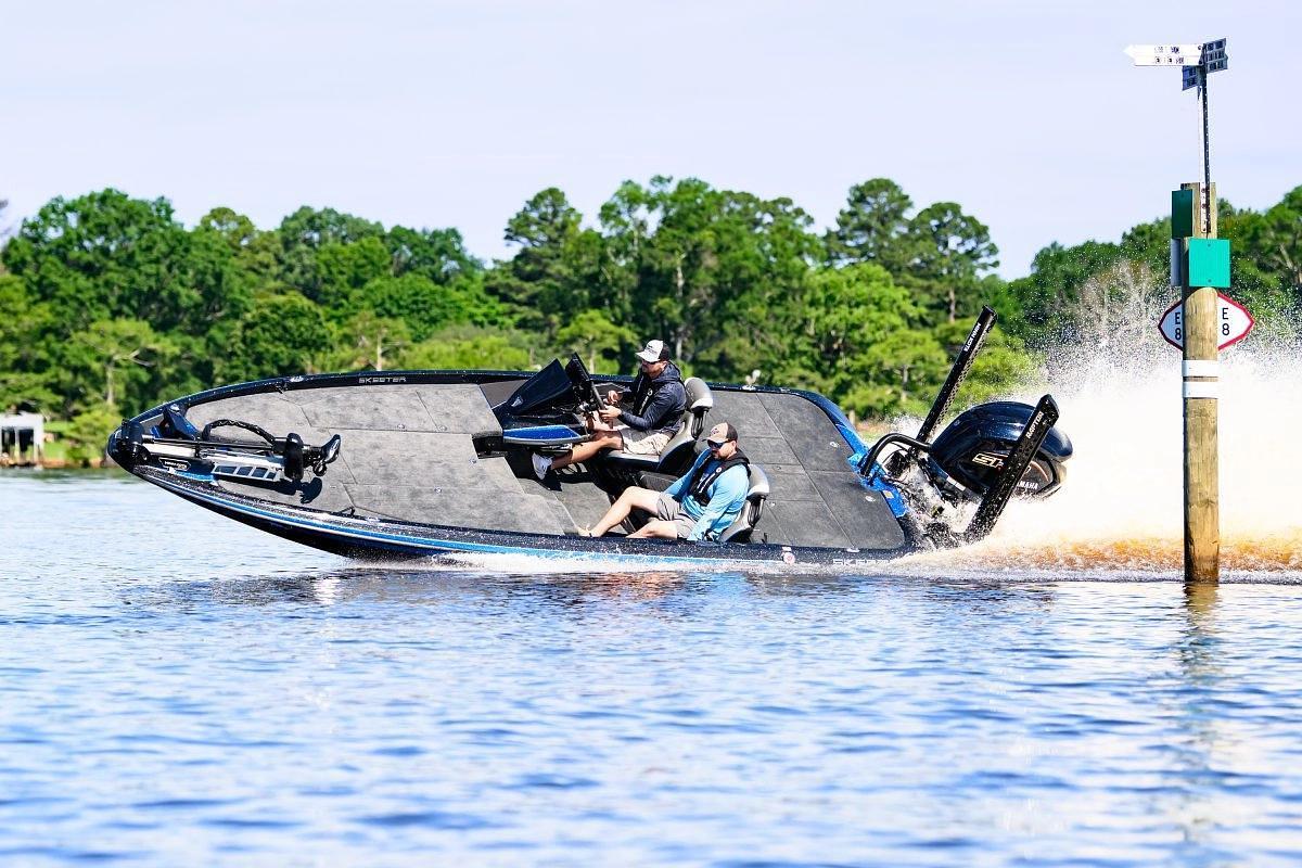 2027 Skeeter ZXE20